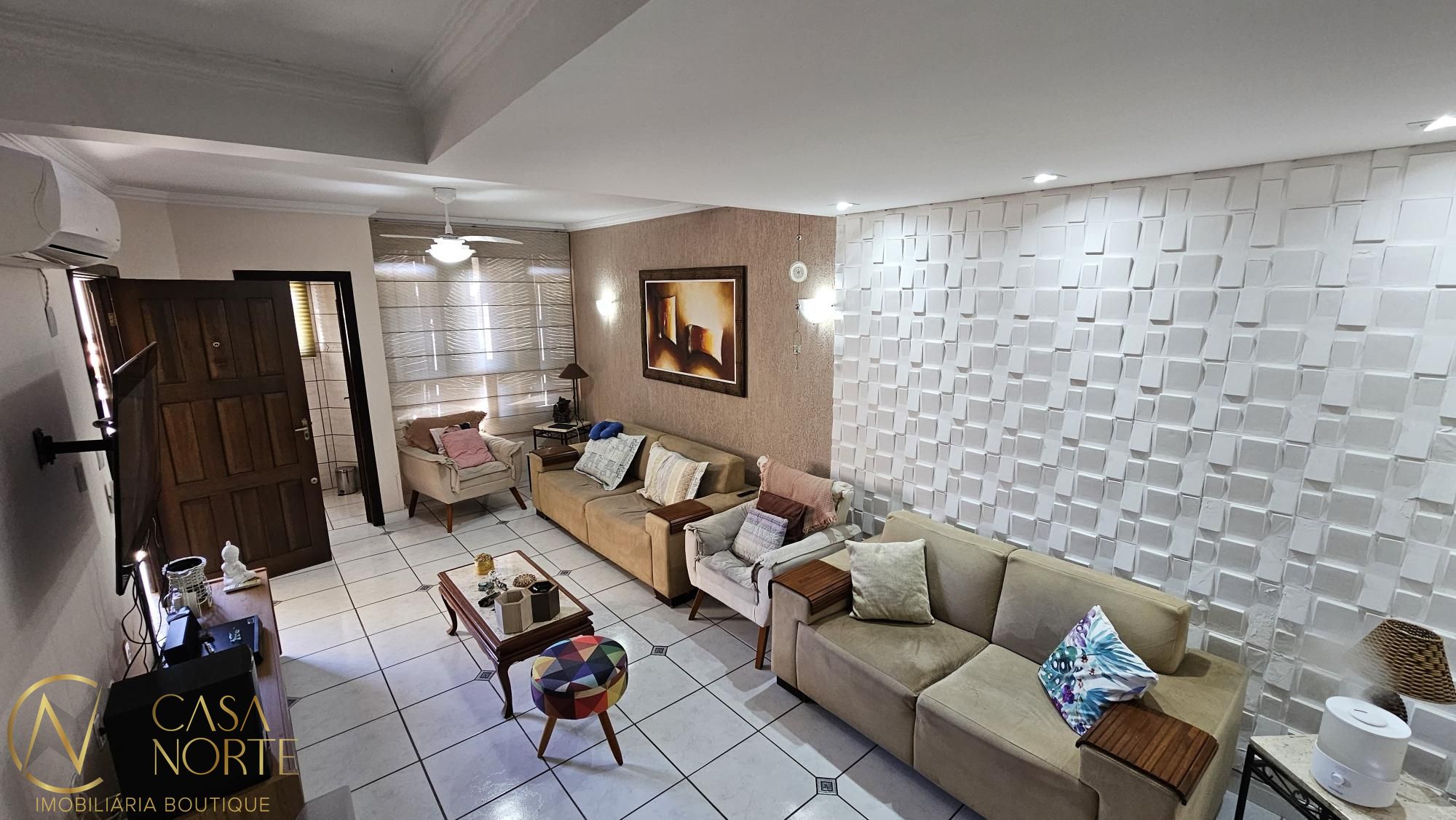 Casa à venda com 4 quartos, 166m², 2 suítes, 3 vagas, Rua Doutor Malheiros no bairro Santo Antônio em Porto Alegre