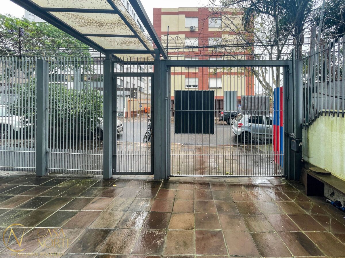 Prédio Comercial à venda com 3 quartos, 1016m², 3 vagas, Rua Conde de Porto Alegre no bairro São Geraldo em Porto Alegre
