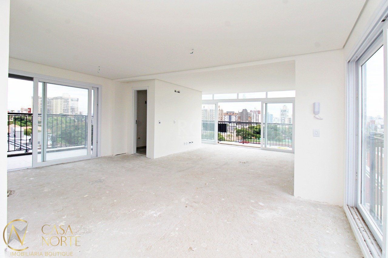 Duplex à venda com 2 quartos, 123m², 1 suíte, 1 vaga, Rua Saldanha Marinho no bairro Menino Deus em Porto Alegre