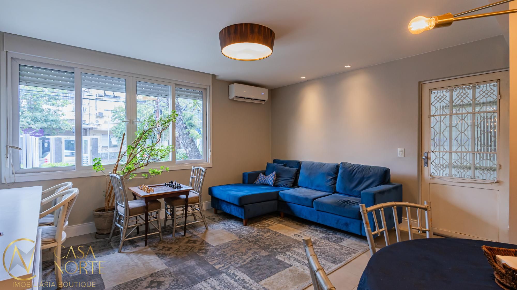 Apartamento à venda com 2 quartos, 75m², 1 suíte, 1 vaga, Rua Vinte e Quatro de Outubro no bairro Auxiliadora em Porto Alegre