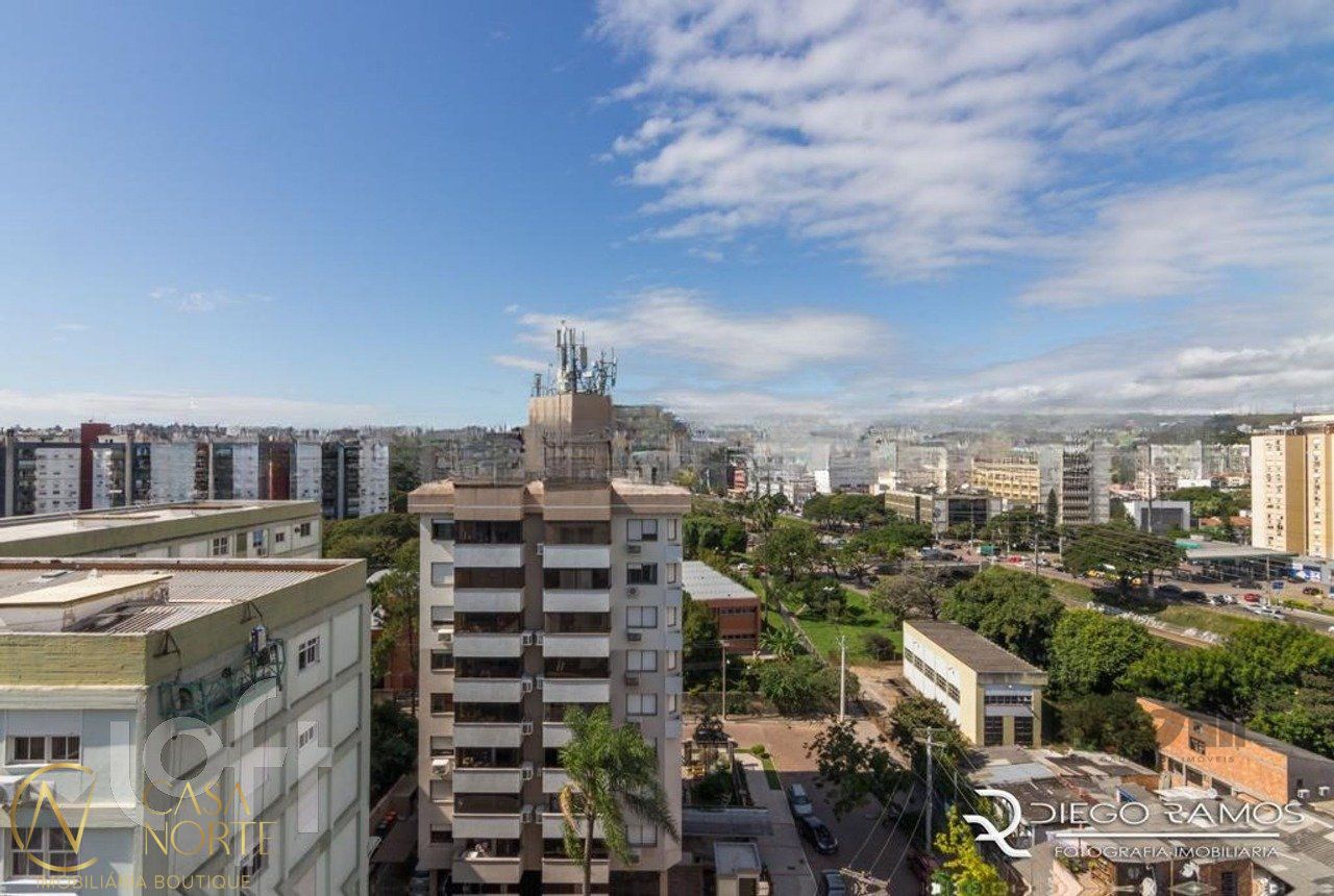 Apartamento à venda com 2 quartos, 79m², 1 suíte, 2 vagas, Rua Dezessete de Junho no bairro Menino Deus em Porto Alegre