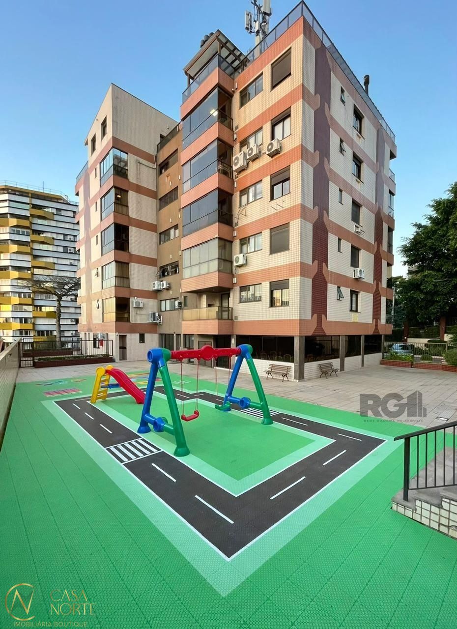 Apartamento à venda com 3 quartos, 310m², 1 suíte, 3 vagas, Rua Correa Lima no bairro Menino Deus em Porto Alegre