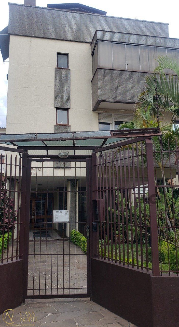 Apartamento à venda com 4 quartos, 144m², 1 suíte, 1 vaga, Rua Miguel Couto no bairro Menino Deus em Porto Alegre