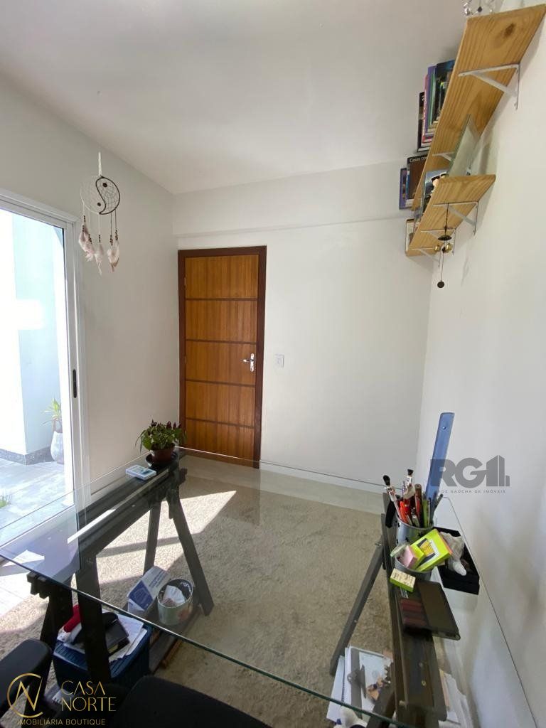 Casa à venda com 3 quartos, 288m², 1 suíte, 4 vagas, Rua Otelo Rosa no bairro Ipanema em Porto Alegre
