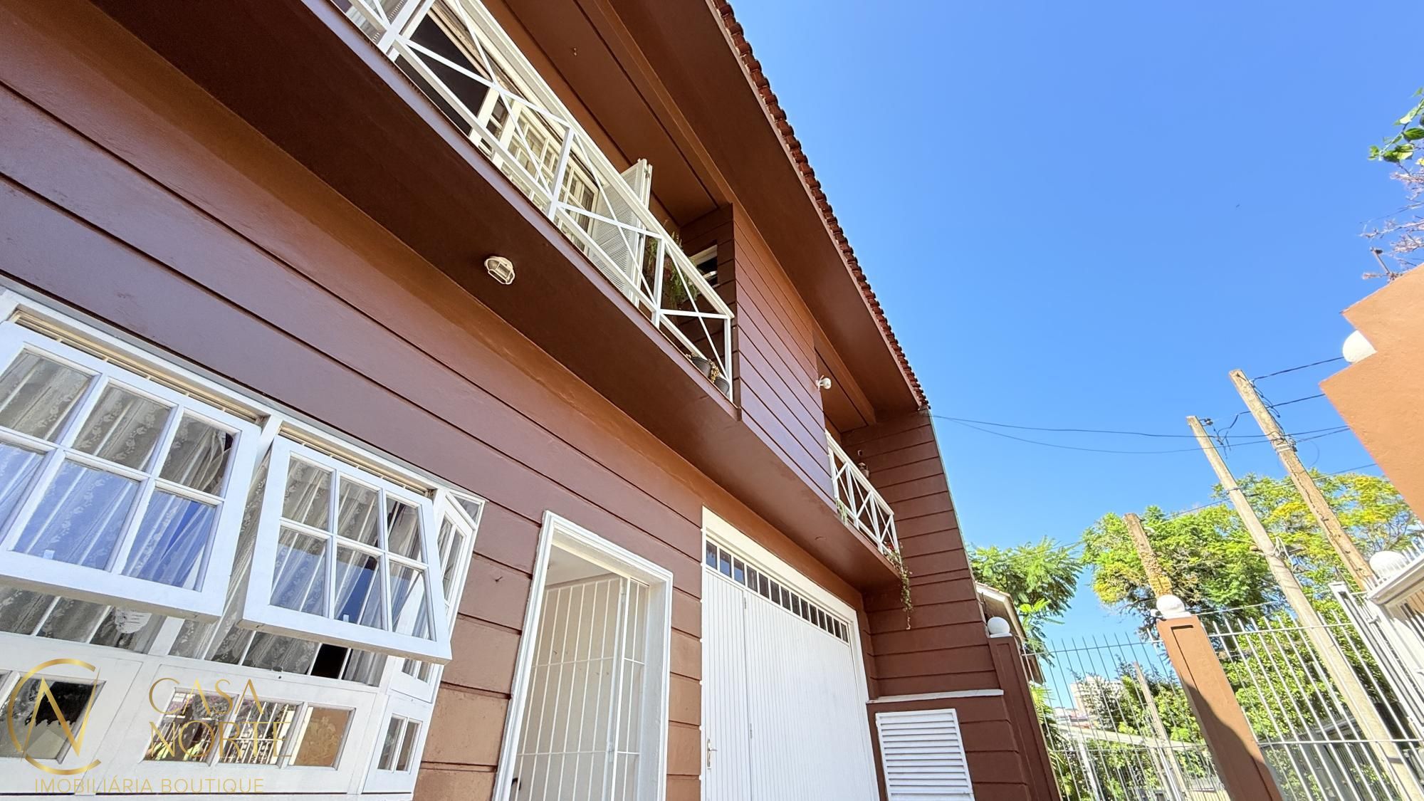 Casa à venda com 4 quartos, 278m², 1 suíte, 4 vagas, Rua João Paetzel no bairro Chácara das Pedras em Porto Alegre
