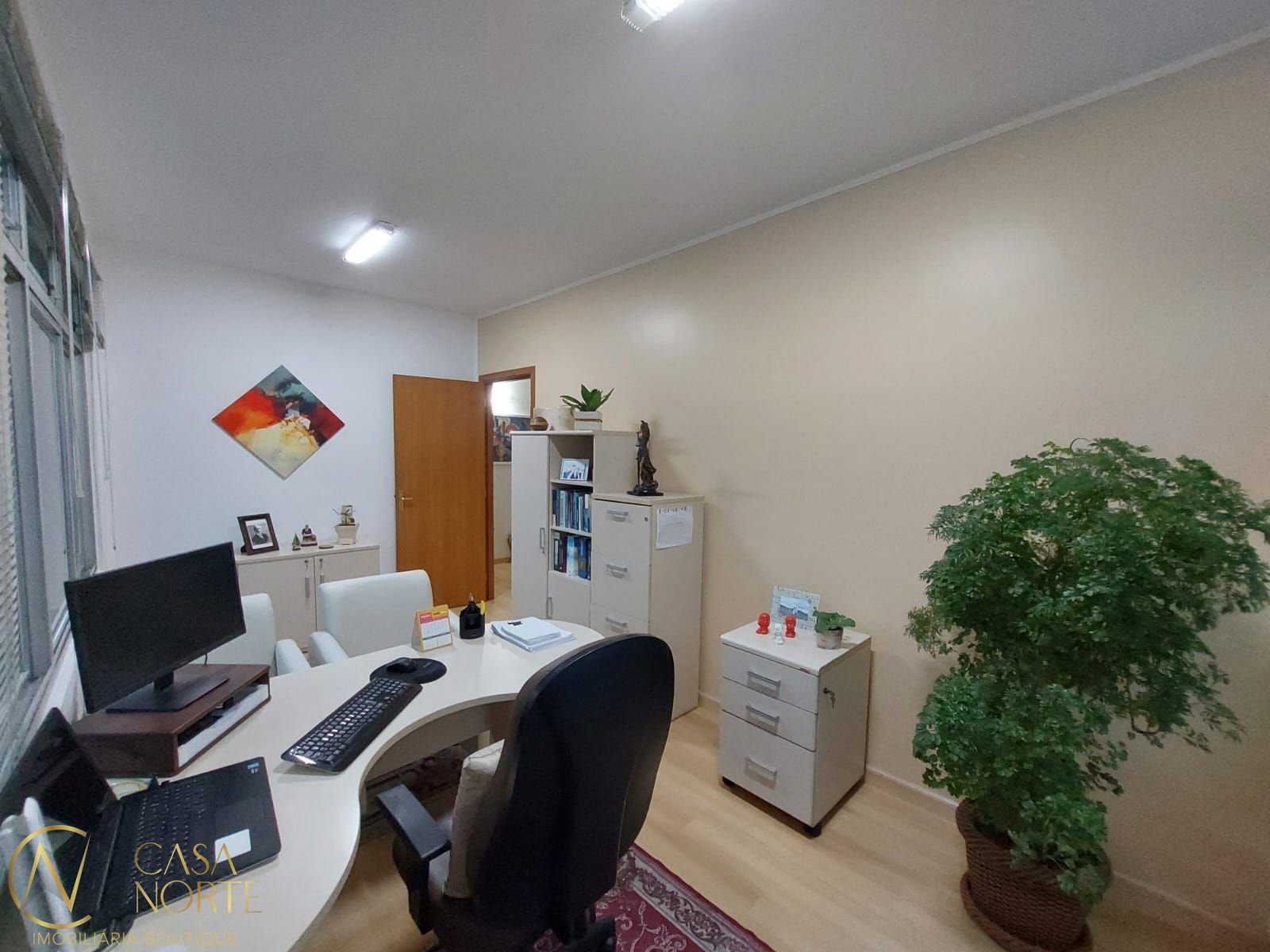 Sala Comercial à venda com 1 quarto, 38m², 1 vaga, Rua José de Alencar no bairro Menino Deus em Porto Alegre