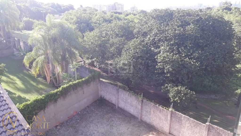 Terreno à venda  com 380m², Rua José Otavio Manica no bairro Santa Tereza em Porto Alegre