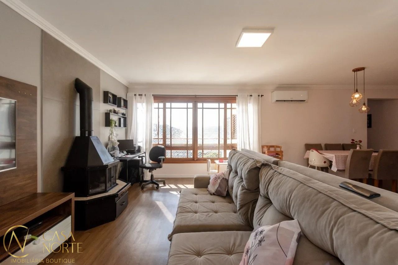 Apartamento à venda com 3 quartos, 119m², 1 suíte, 2 vagas, Rua Eurico Lara no bairro Medianeira em Porto Alegre