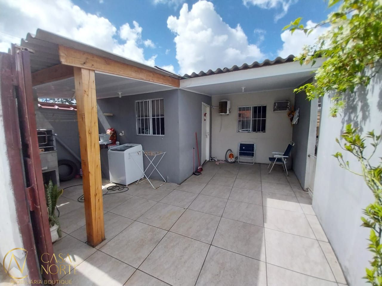 Casa à venda com 2 quartos com 300m², 1 suíte, 2 vagas, Rua dos Flamboaiãs no bairro Ponta Grossa em Porto Alegre