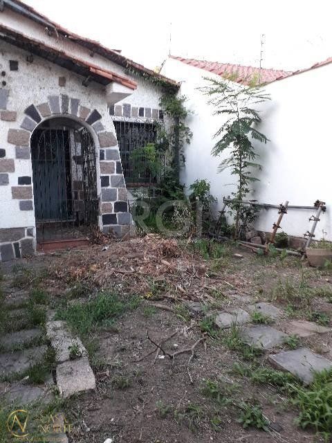 Casa à venda com 3 quartos, 276m², 2 vagas, Rua Lobo da Costa no bairro Azenha em Porto Alegre
