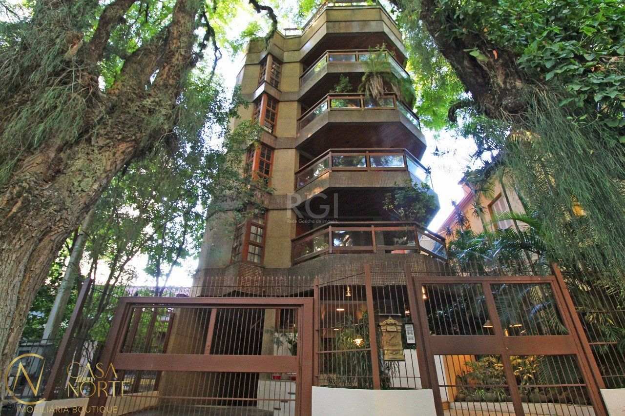 Cobertura à venda com 4 quartos, 361m², 2 suítes, 2 vagas, Rua Goncalo de Carvalho no bairro Floresta em Porto Alegre