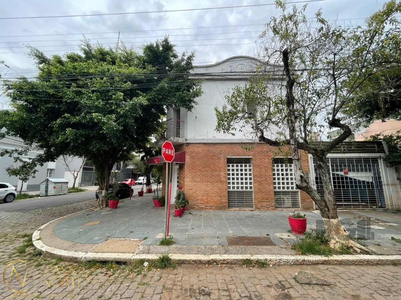 Casa Comercial à venda , 180m², Rua Baronesa do Gravataí no bairro Menino Deus em Porto Alegre