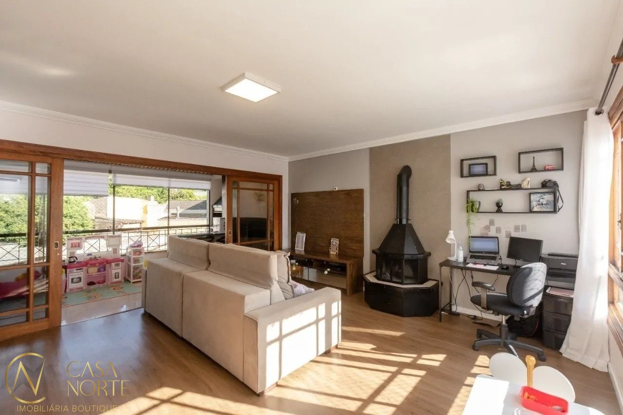 Apartamento à venda com 3 quartos, 119m², 1 suíte, 2 vagas, Rua Eurico Lara no bairro Medianeira em Porto Alegre