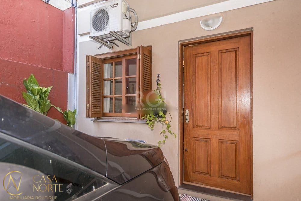 Casa de Condomínio à venda com 3 quartos, 103m², 1 suíte, 1 vaga, Rua Silvio Silveira Soares no bairro Camaquã em Porto Alegre