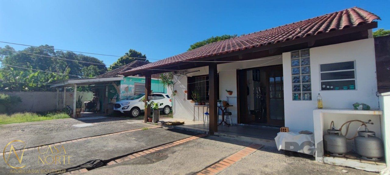 Casa à venda com 2 quartos, 100m², 6 vagas, Rua Doutor Raul Moreira no bairro Cristal em Porto Alegre