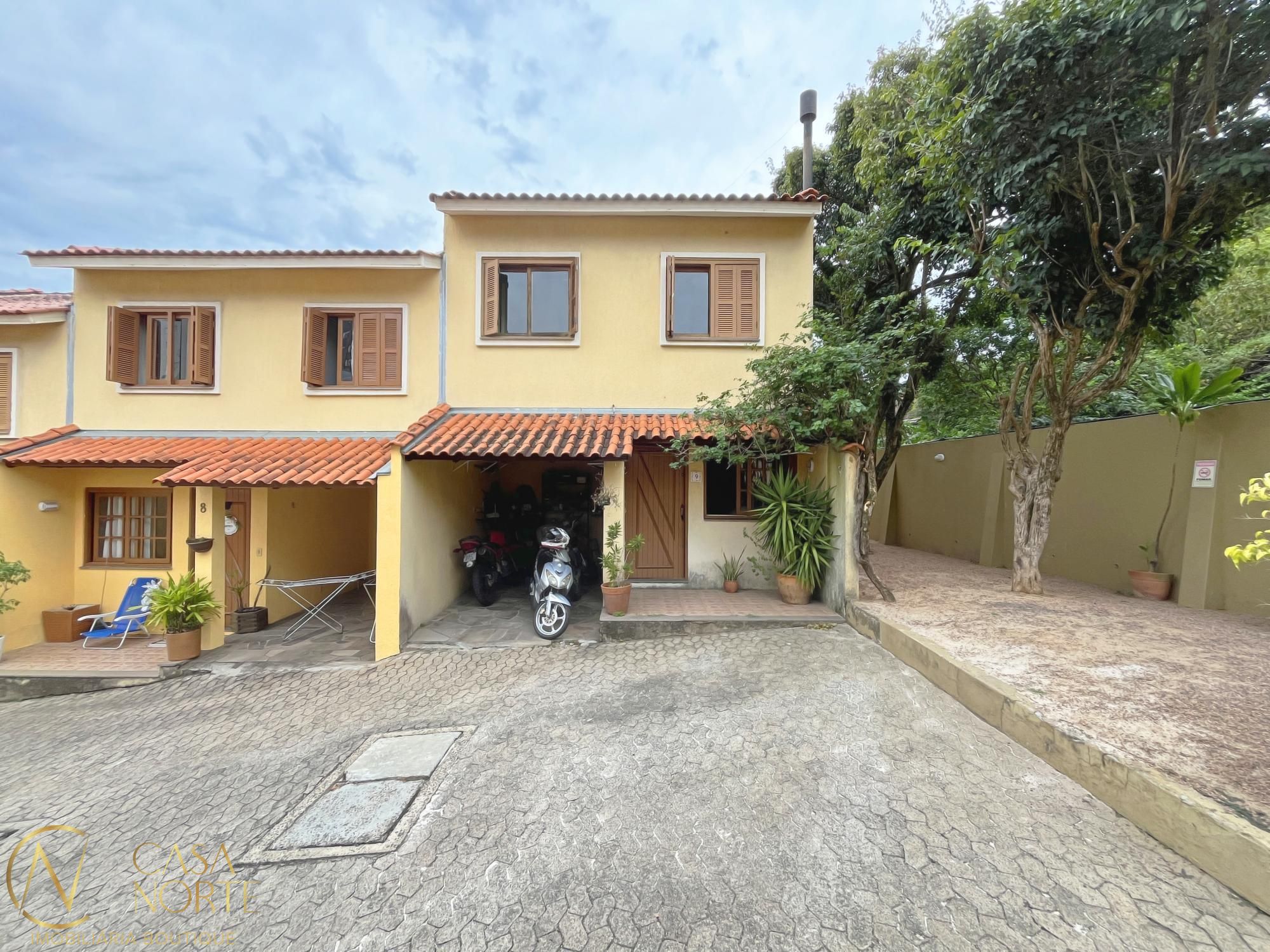 Casa de Condomínio à venda com 3 quartos, 95m², 2 vagas, Rua Humberto de Campos no bairro Partenon em Porto Alegre