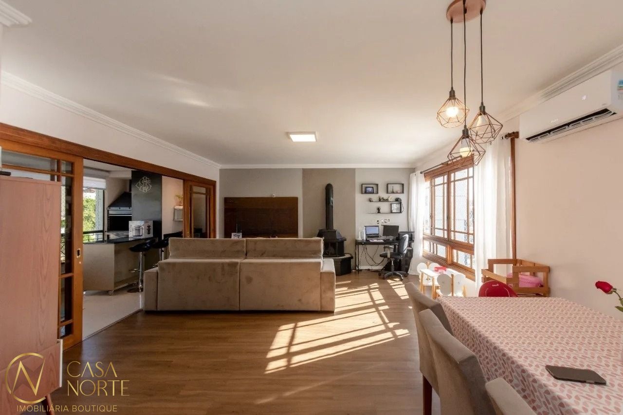 Apartamento à venda com 3 quartos, 119m², 1 suíte, 2 vagas, Rua Eurico Lara no bairro Medianeira em Porto Alegre