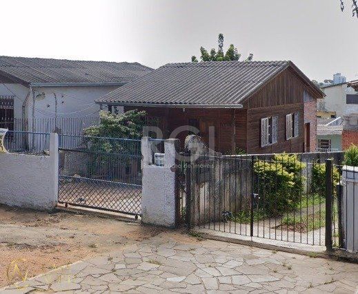Casa à venda com 4 quartos, 100m², 1 suíte, 3 vagas, Rua Doutor Barcelos no bairro Tristeza em Porto Alegre