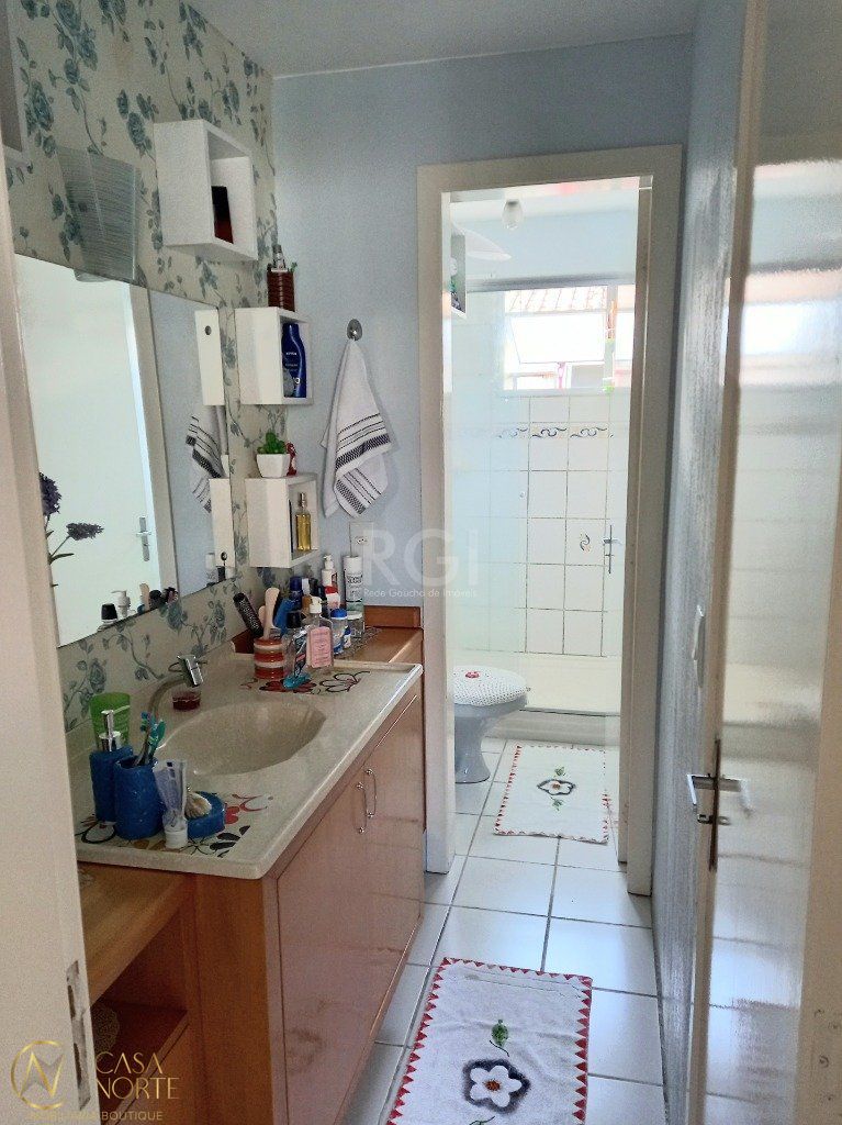 Casa de Condomínio à venda com 3 quartos, 89m², 1 suíte, 2 vagas, Avenida José Aloisio Filho no bairro Humaitá em Porto Alegre