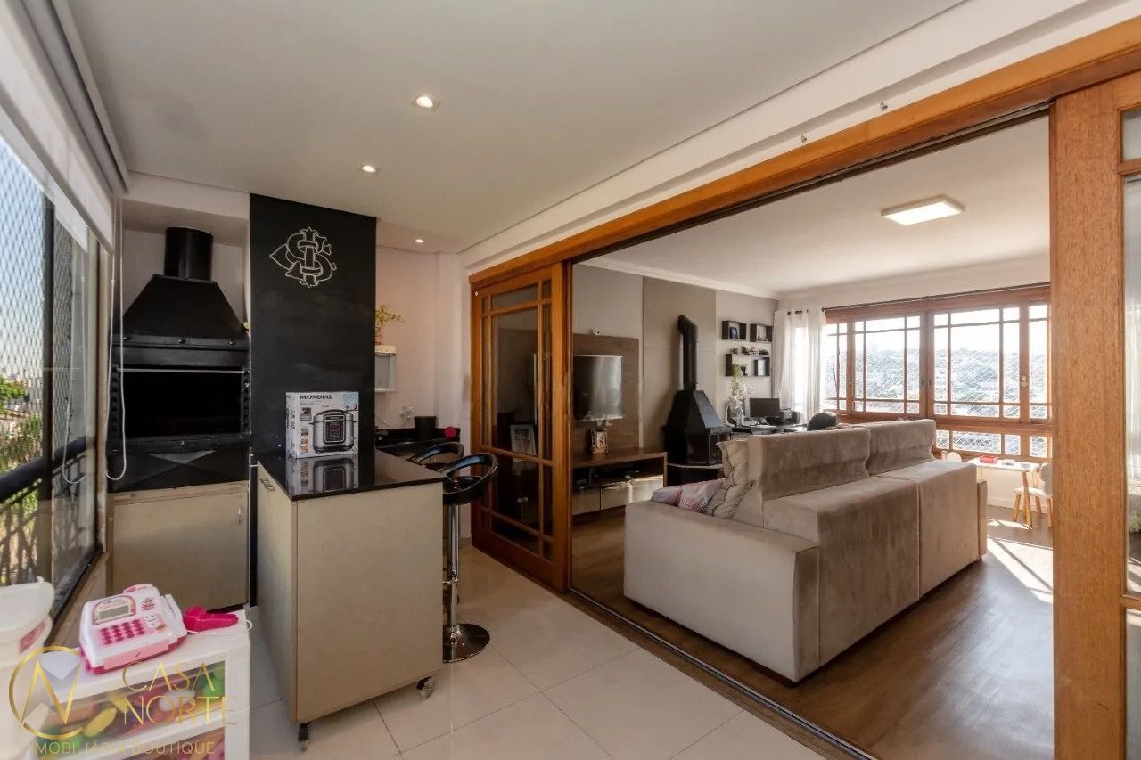 Apartamento à venda com 3 quartos, 119m², 1 suíte, 2 vagas, Rua Eurico Lara no bairro Medianeira em Porto Alegre