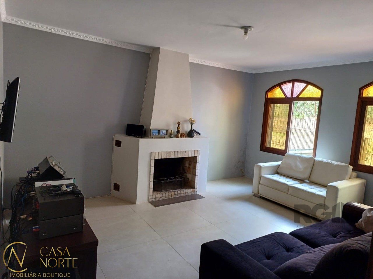 Casa à venda com 4 quartos, 271m², 1 suíte, 3 vagas, Rua Senegal no bairro Vila Ipiranga em Porto Alegre
