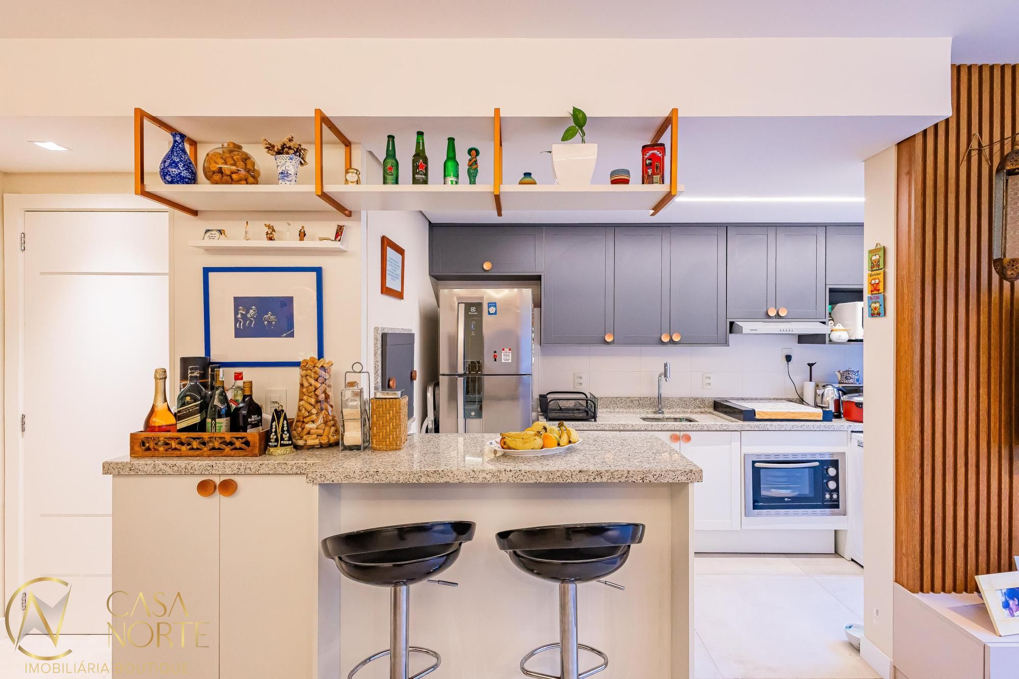 Apartamento à venda com 2 quartos, 65m², 1 suíte, 1 vaga, Rua Luzitana no bairro Higienópolis em Porto Alegre
