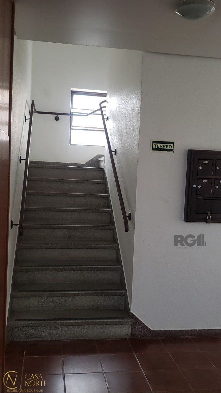 Apartamento à venda com 4 quartos, 144m², 1 suíte, 1 vaga, Rua Miguel Couto no bairro Menino Deus em Porto Alegre