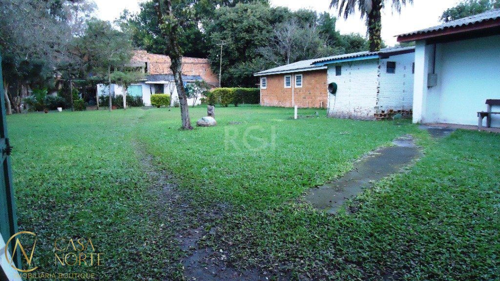 Sítio à venda com 3 quartos, 600m², 70 vagas, Avenida Edgar Pires de Castro no bairro Chapéu do Sol em Porto Alegre