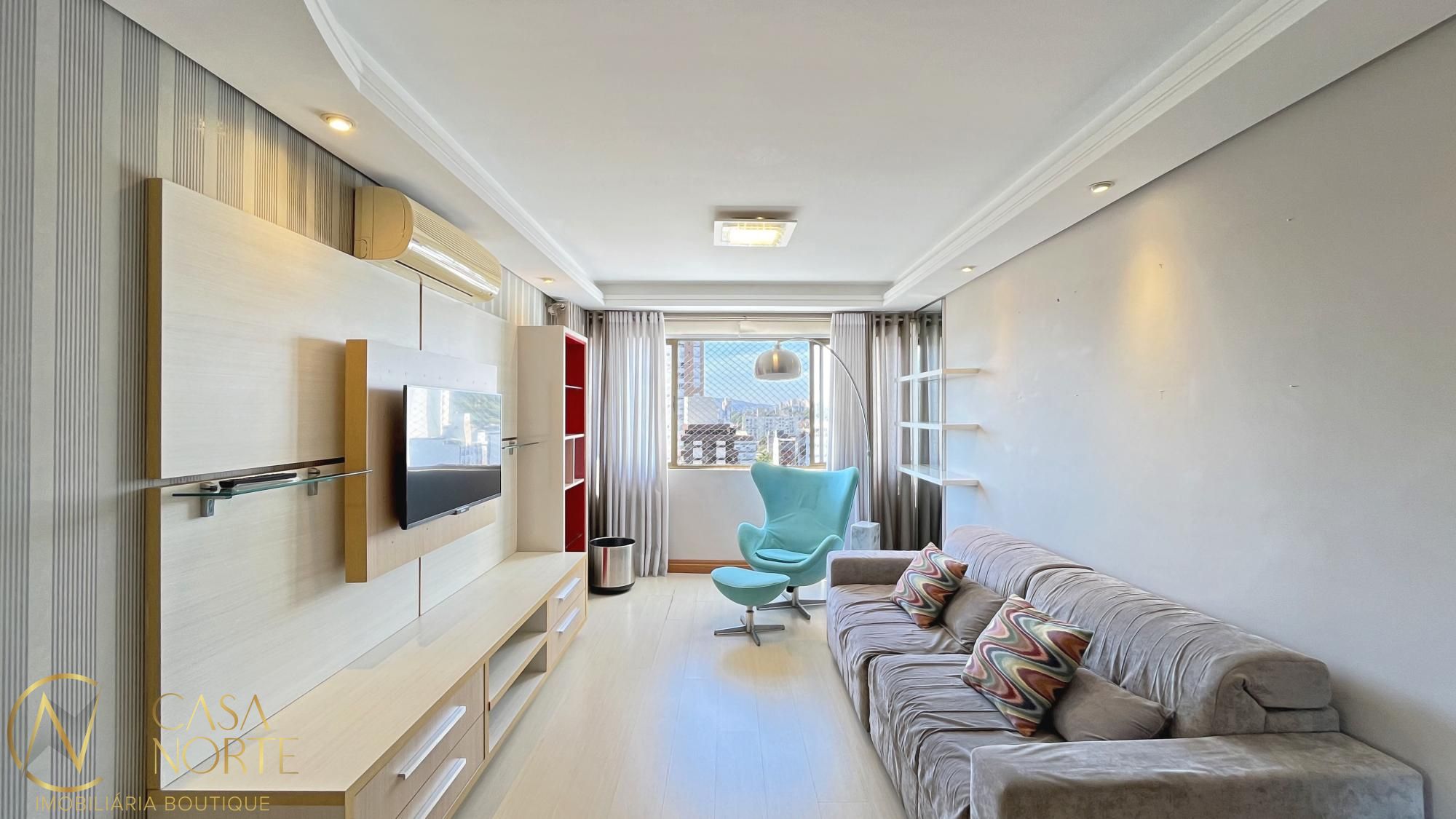 Apartamento à venda com 3 quartos, 89m², 1 suíte, 2 vagas, Rua Gonçalves Dias no bairro Menino Deus em Porto Alegre