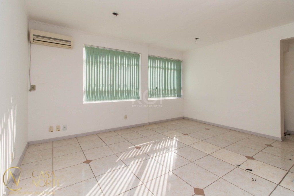 Sala Comercial à venda , 32m², Avenida Independência no bairro Independência em Porto Alegre