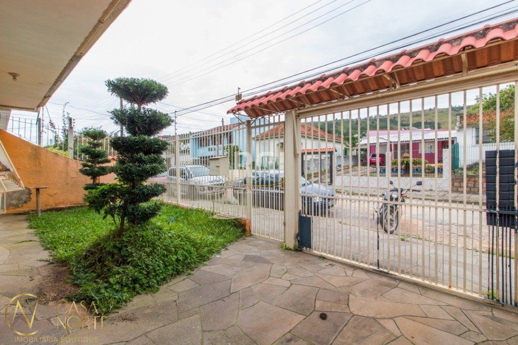 Casa à venda com 2 quartos, 86m², 4 vagas, Rua Victorino de Andrade Pinto no bairro Morro Santana em Porto Alegre