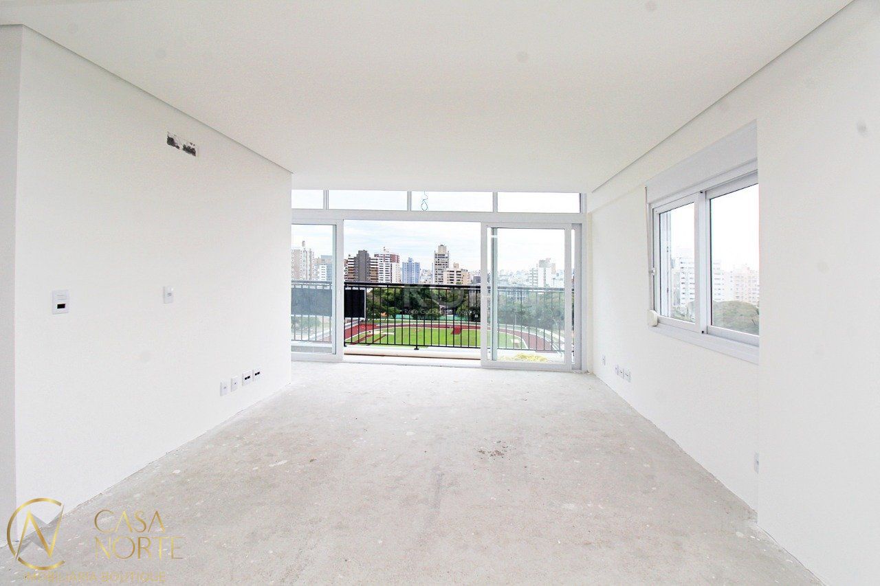 Duplex à venda com 2 quartos, 123m², 1 suíte, 1 vaga, Rua Saldanha Marinho no bairro Menino Deus em Porto Alegre