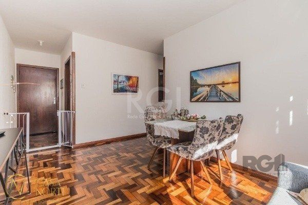 Apartamento à venda com 2 quartos, 53m², 1 vaga, Rua Eurico Lara no bairro Medianeira em Porto Alegre