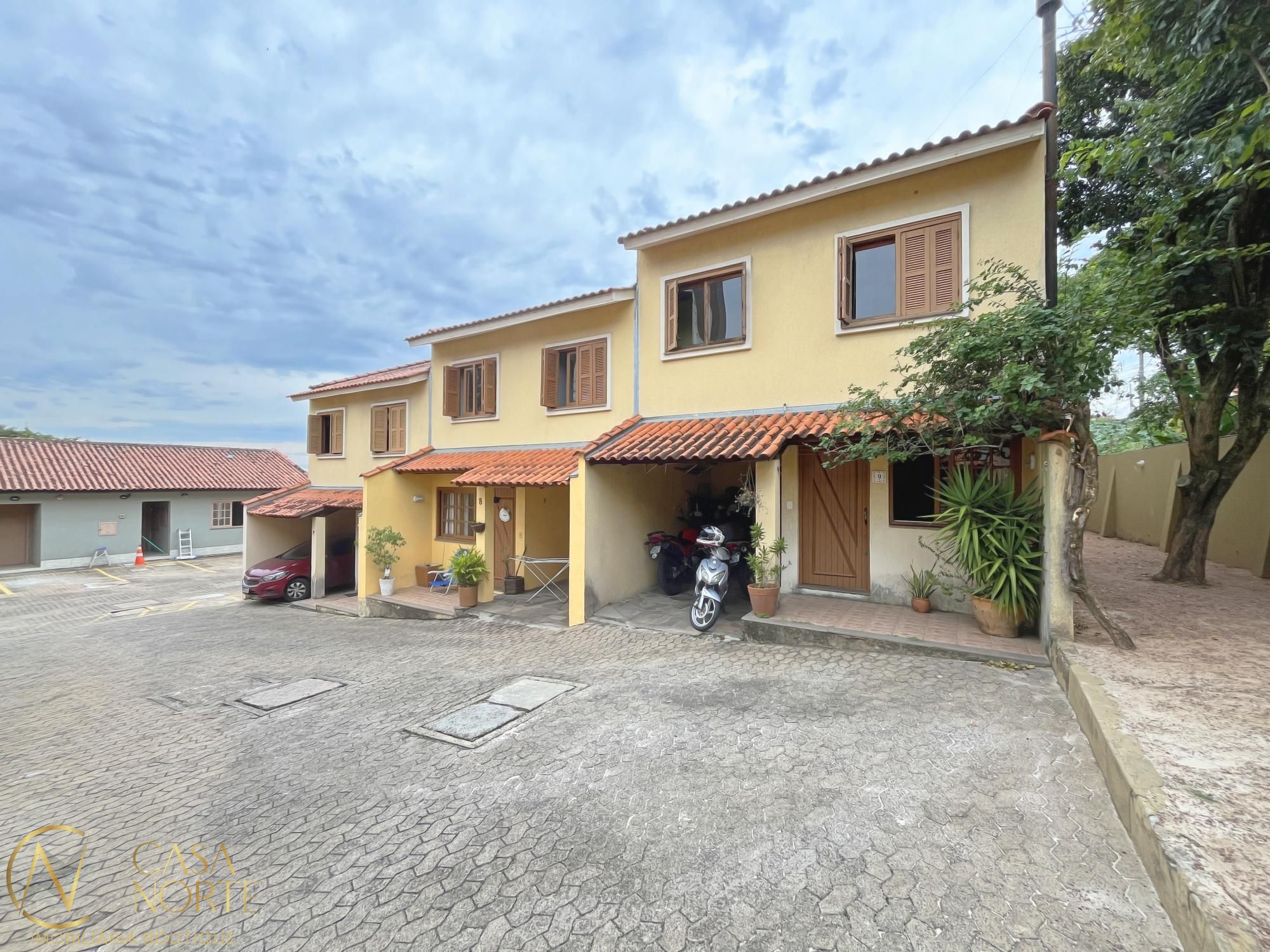 Casa de Condomínio à venda com 3 quartos, 95m², 2 vagas, Rua Humberto de Campos no bairro Partenon em Porto Alegre