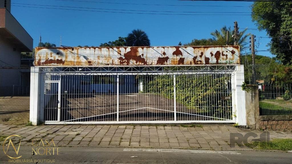 Casa Comercial à venda  com 276m², Rua Coronel Aparício Borges no bairro Glória em Porto Alegre