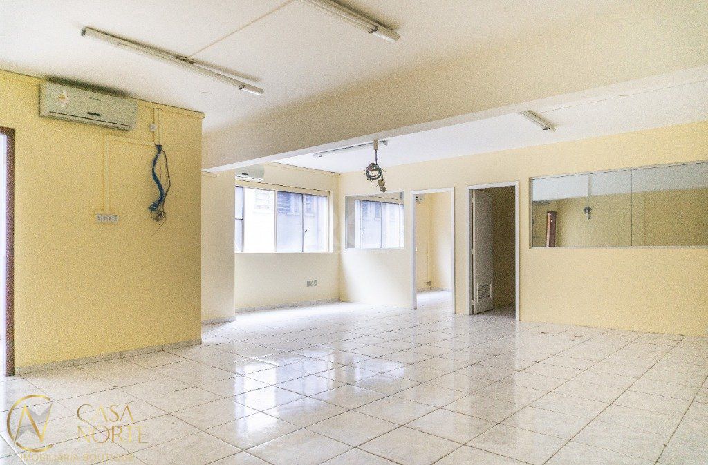 Sala Comercial à venda , 107m², Travessa Francisco de Leonardo Truda no bairro Centro Histórico em Porto Alegre