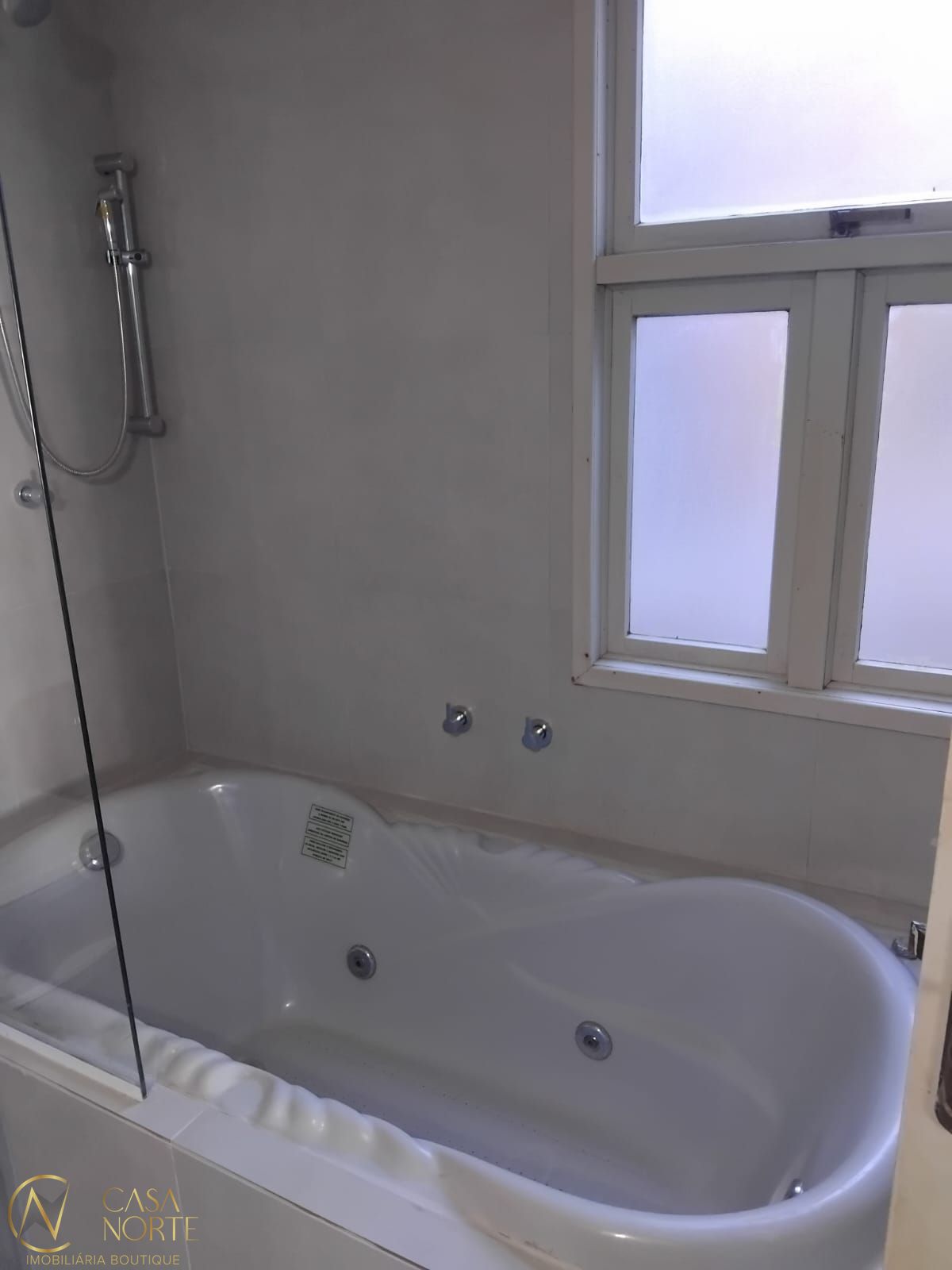 Apartamento à venda com 2 quartos, 71m², 1 suíte, 1 vaga, Avenida Érico Veríssimo no bairro Menino Deus em Porto Alegre