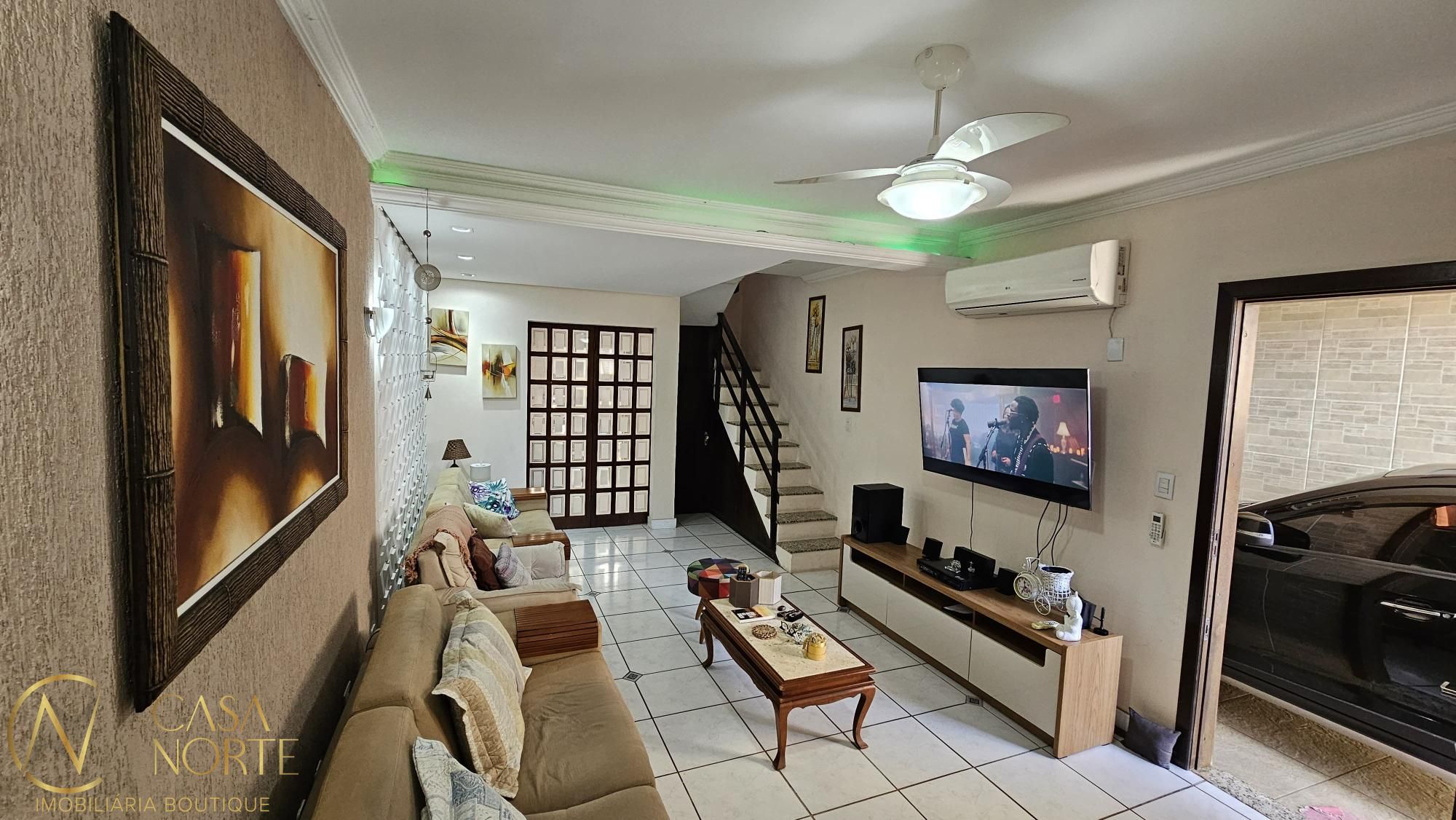 Casa à venda com 4 quartos, 166m², 2 suítes, 3 vagas, Rua Doutor Malheiros no bairro Santo Antônio em Porto Alegre