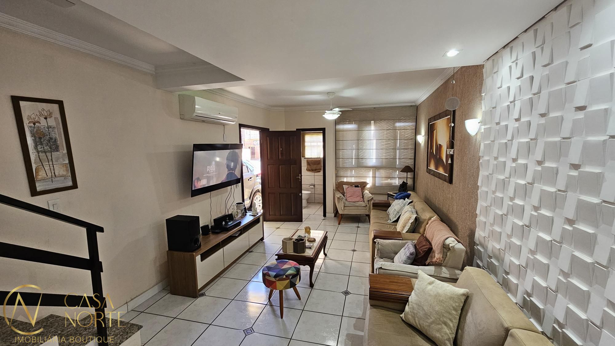 Casa à venda com 4 quartos, 166m², 2 suítes, 3 vagas, Rua Doutor Malheiros no bairro Santo Antônio em Porto Alegre