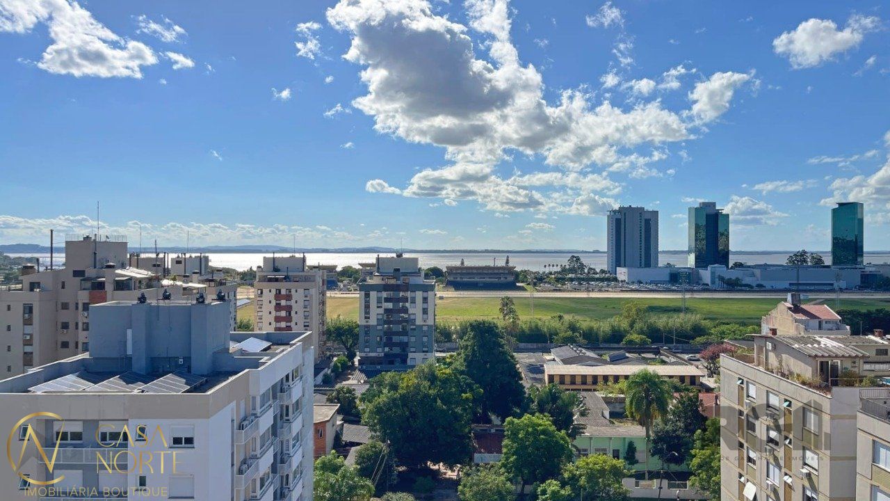 Cobertura à venda com 3 quartos, 207m², 1 suíte, 2 vagas, Rua Jataí no bairro Cristal em Porto Alegre