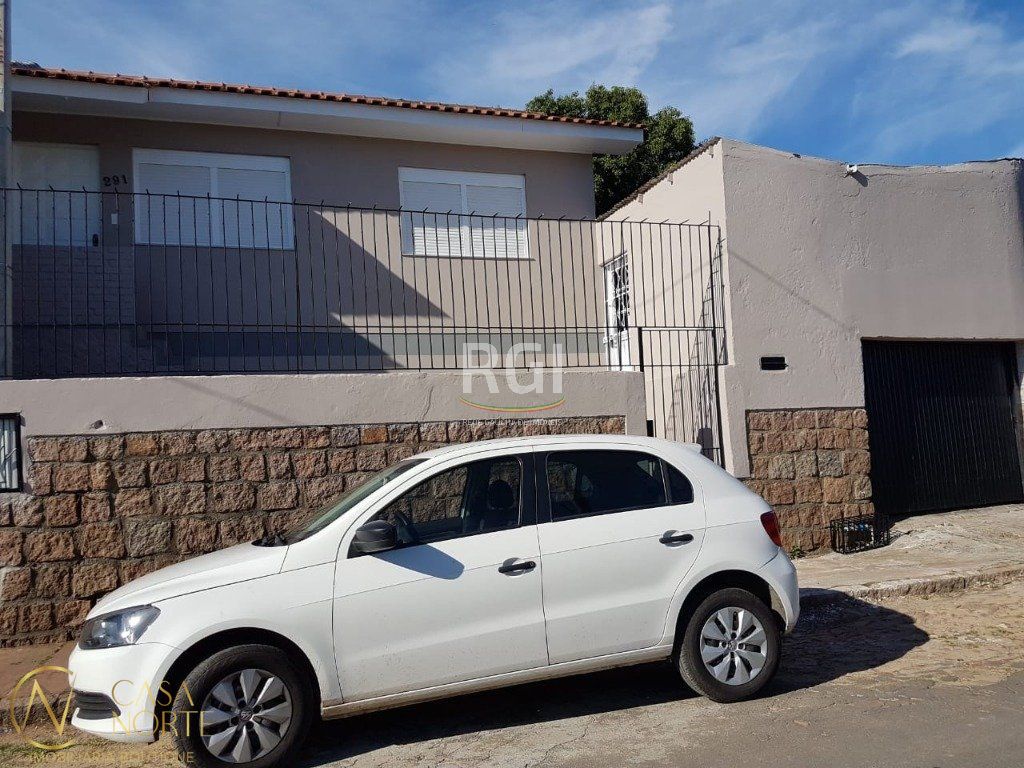 Casa à venda com 2 quartos, 170m², 1 vaga, Beco Cinco no bairro Jardim Carvalho em Porto Alegre