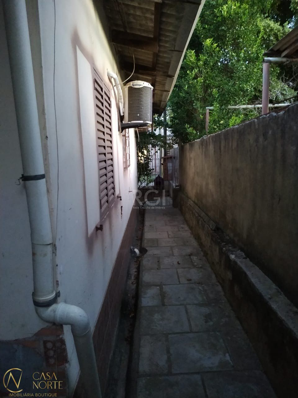 Casa à venda com 3 quartos, 123m², 1 suíte, 4 vagas, Rua Alfredo Torres de Vasconcellos no bairro Agronomia em Porto Alegre