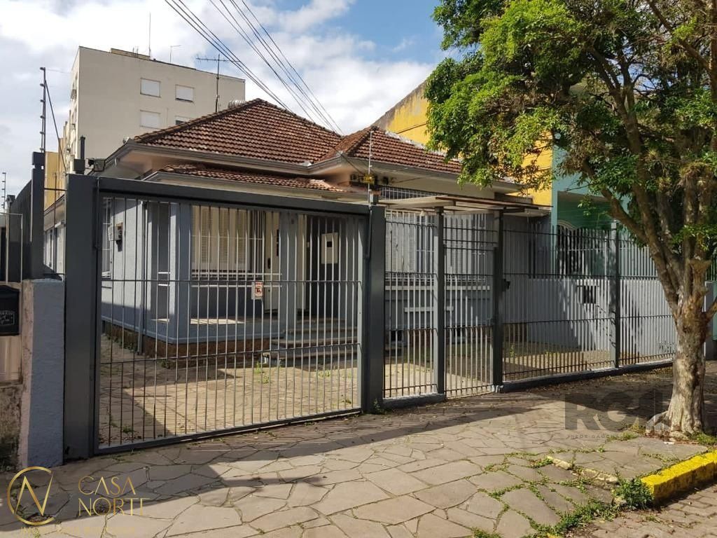 Casa à venda com 3 quartos, 200m², 2 vagas, Avenida Bastian no bairro Menino Deus em Porto Alegre