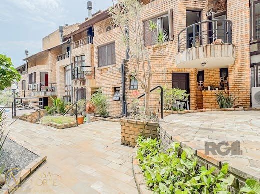Casa de Condomínio à venda com 3 quartos, 198m², 3 suítes, 2 vagas, Avenida Alvarenga no bairro Boa Vista em Porto Alegre