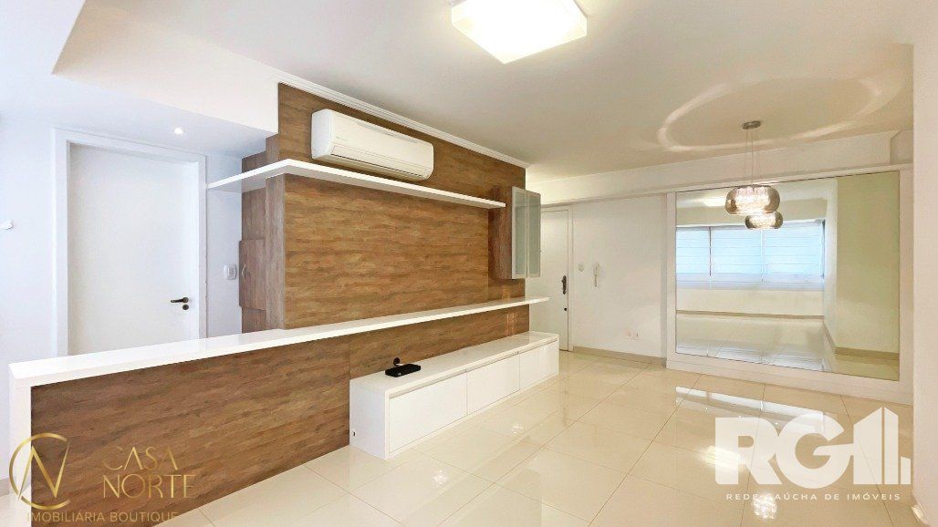 Apartamento à venda com 2 quartos, 79m², 1 suíte, 1 vaga, Rua Ari Marinho no bairro Higienópolis em Porto Alegre