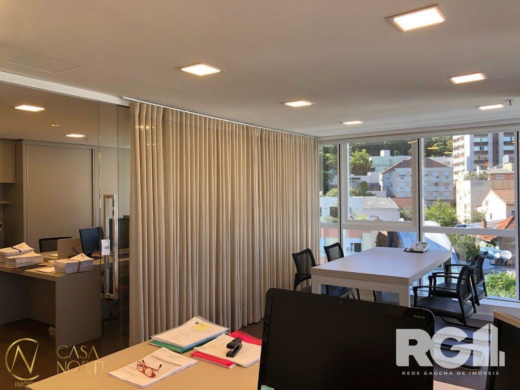 Sala Comercial à venda , 52m², Rua Ramiro Barcelos no bairro Floresta em Porto Alegre