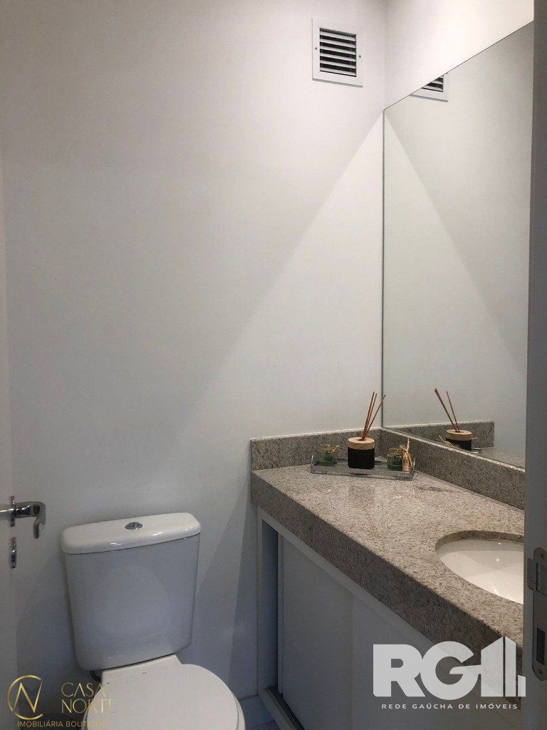 Sala Comercial à venda , 33m², Rua Anita Garibaldi no bairro Mont Serrat em Porto Alegre