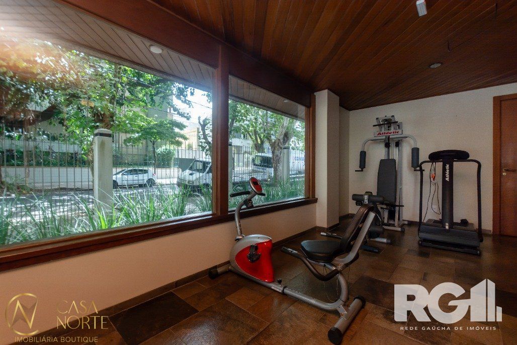 Apartamento à venda com 3 quartos, 140m², 1 suíte, 2 vagas, Rua Coronel Corte Real no bairro Petrópolis em Porto Alegre
