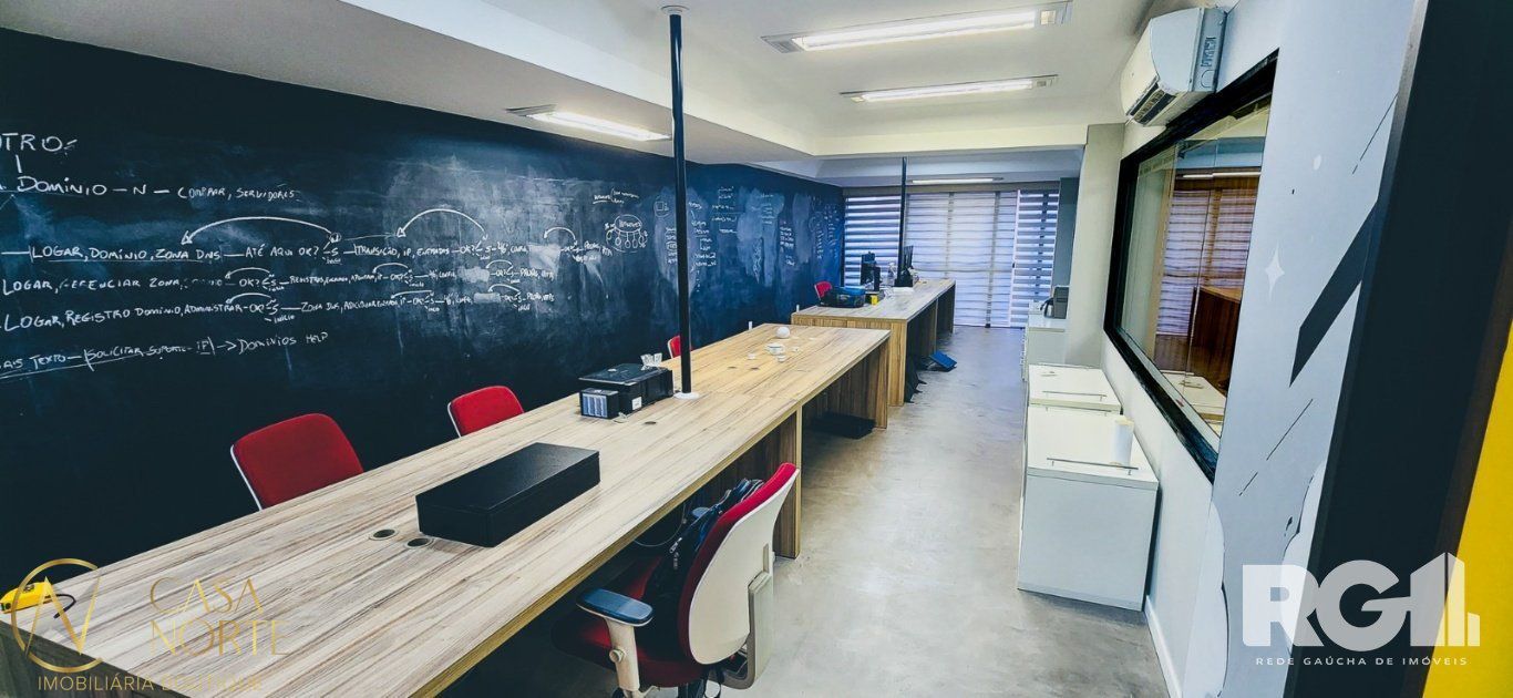 Sala Comercial à venda , 127m², 2 vagas, Avenida Independência no bairro Independência em Porto Alegre