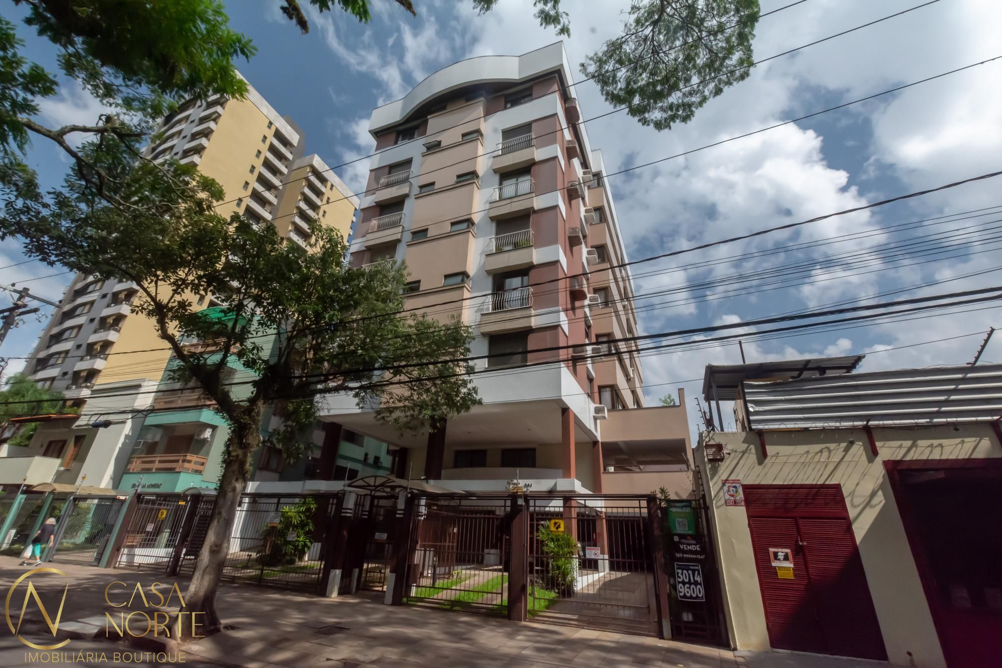 Apartamento à venda com 2 quartos, 77m², 1 suíte, 1 vaga, Rua Gonçalves Dias no bairro Menino Deus em Porto Alegre